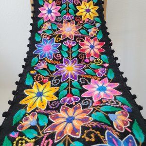 Embroidery Floral, Peruvian Hand-Woven Table Runner |Multi Color Flowers Peruvia